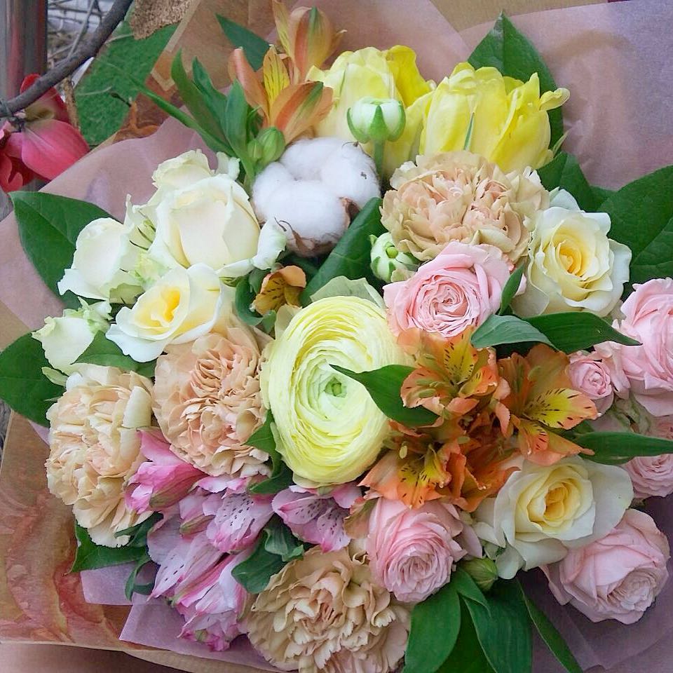 Самые тёплые чувства можно выразить с цветами Bloom Boom ?. Заказ принимаем по тел.: 266-59-77 #цветы #цветывуфе #доставкацветов #доставкауфа #уфа #букетвуфе